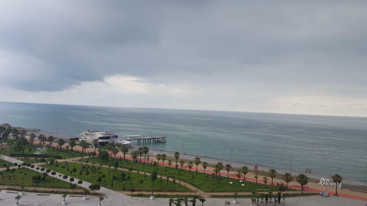 Mimino Apartment Deluxe First Line Batumi Eksteriør bilde